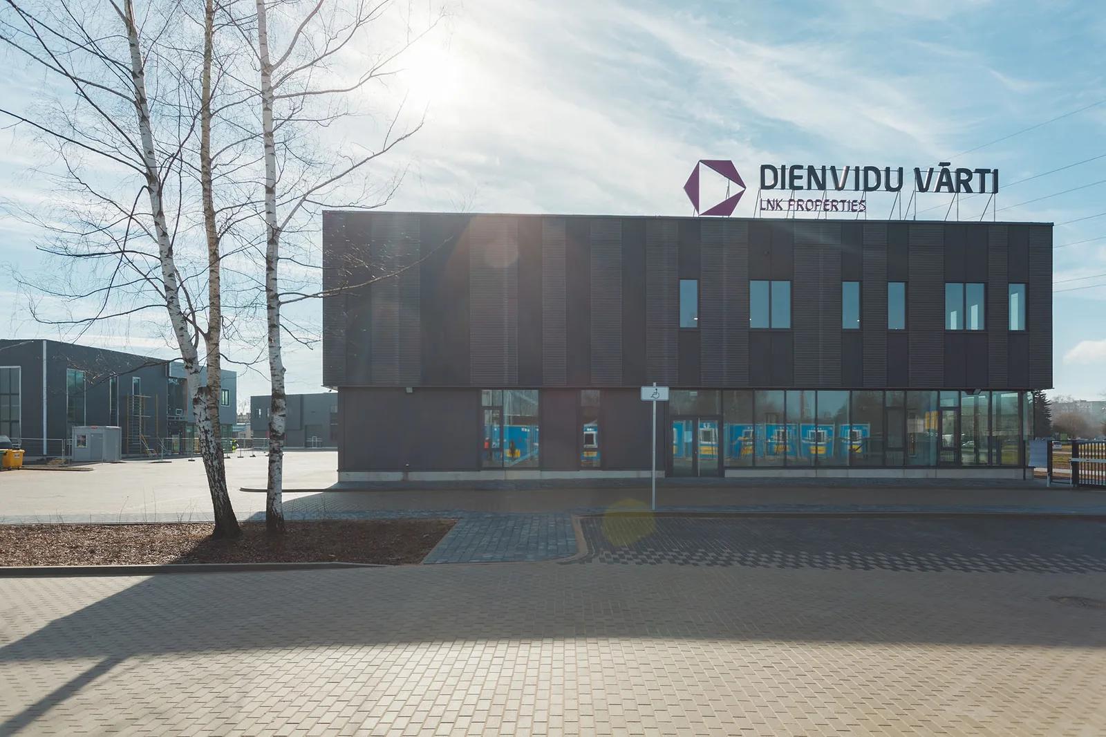 Dienvidu Vārti — 13