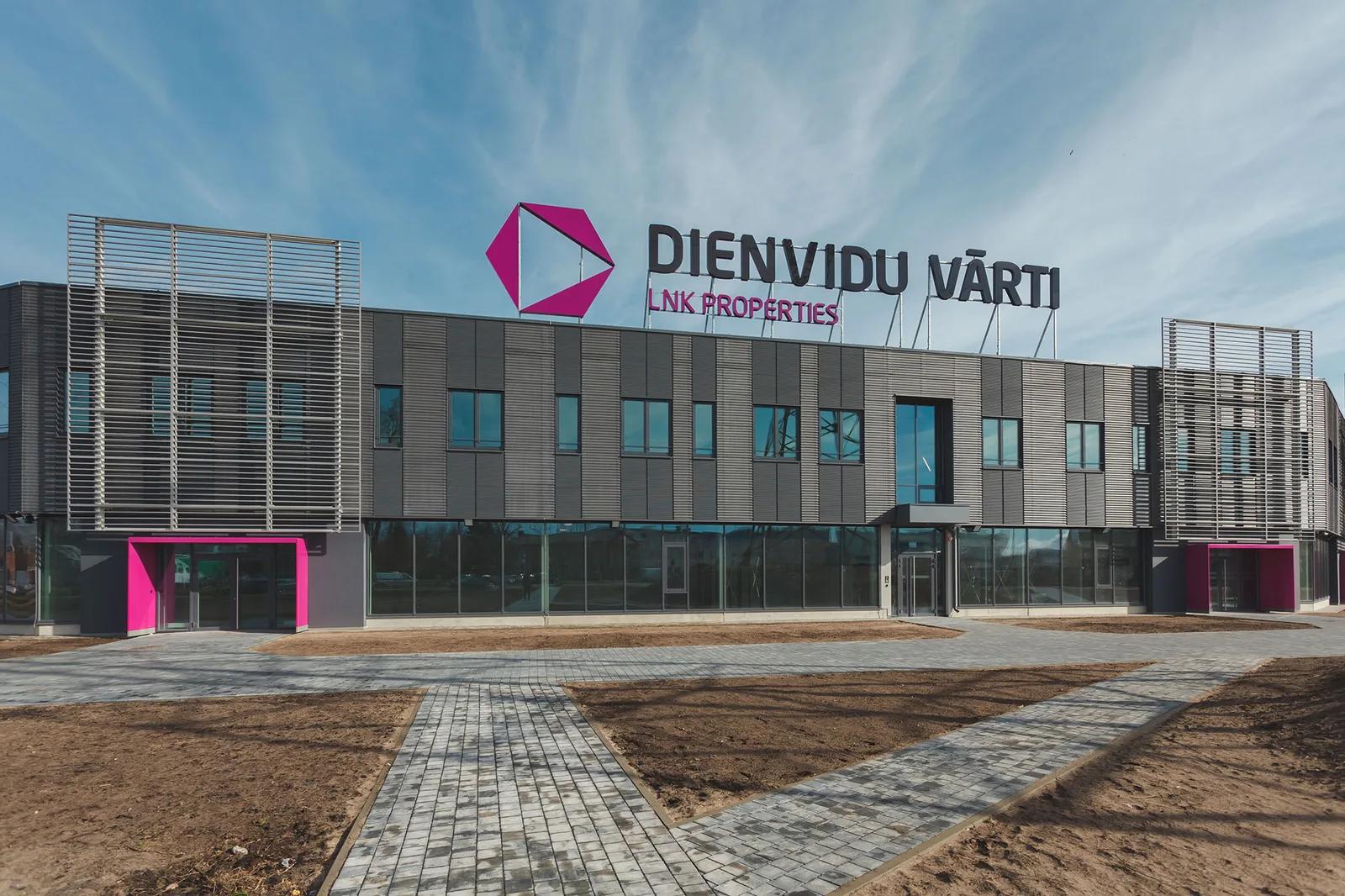 Dienvidu Vārti — 15