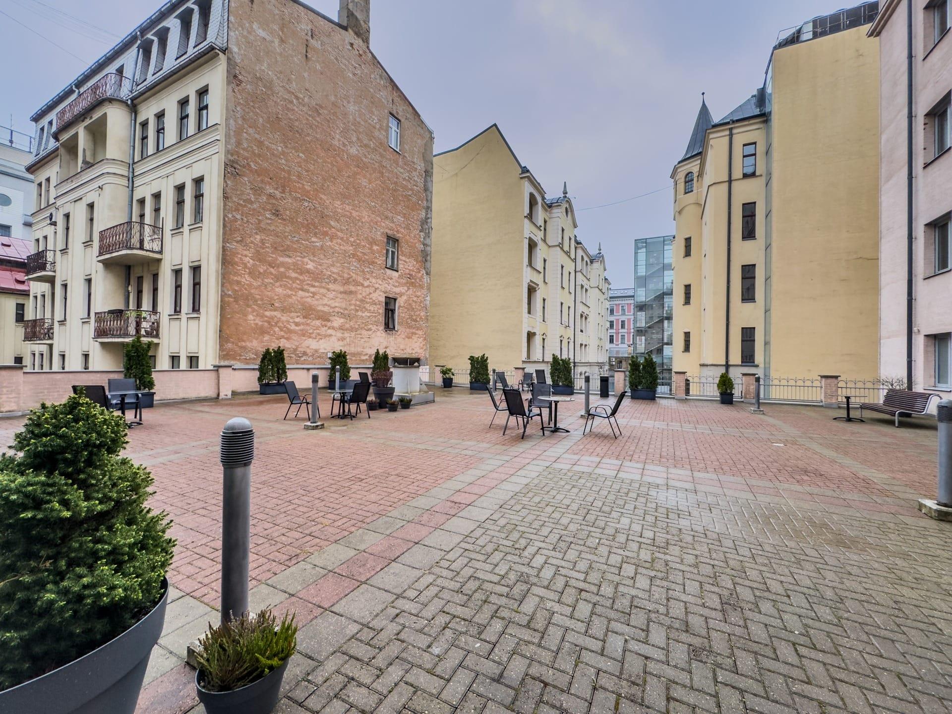 Valdemāra centrs — 5