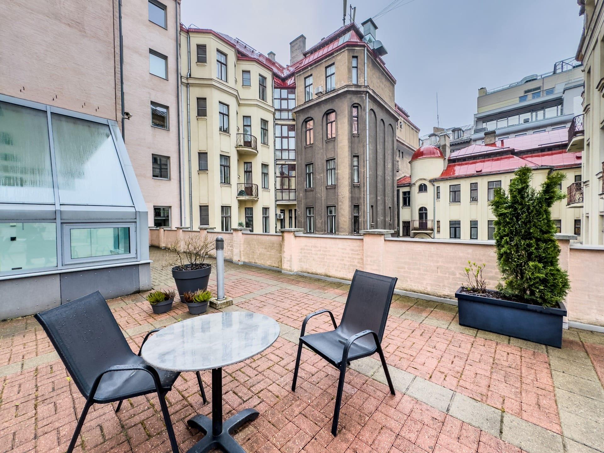 Valdemāra centrs — 6